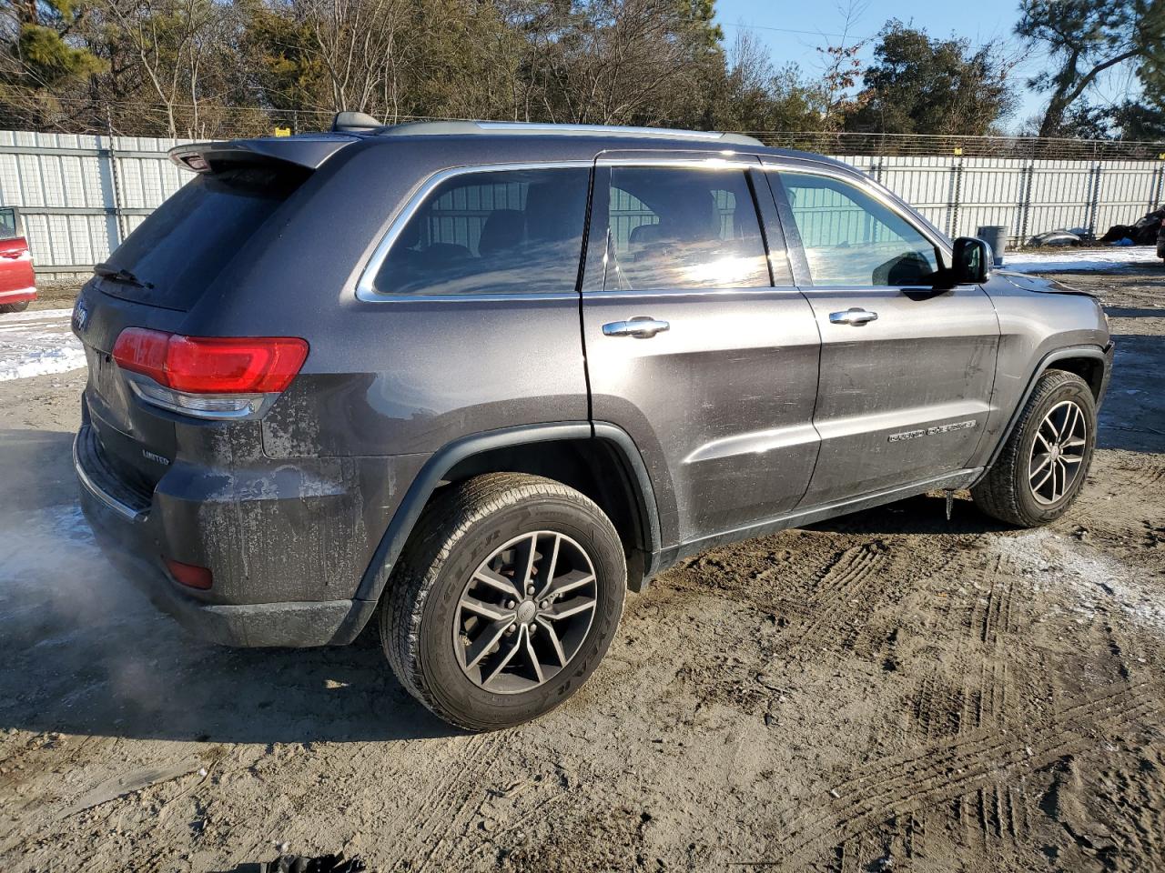 2018 Jeep Grand Cherokee VIN 1C4RJFBG8JC331491 Copart auction photo, front end damage thumbnail 3