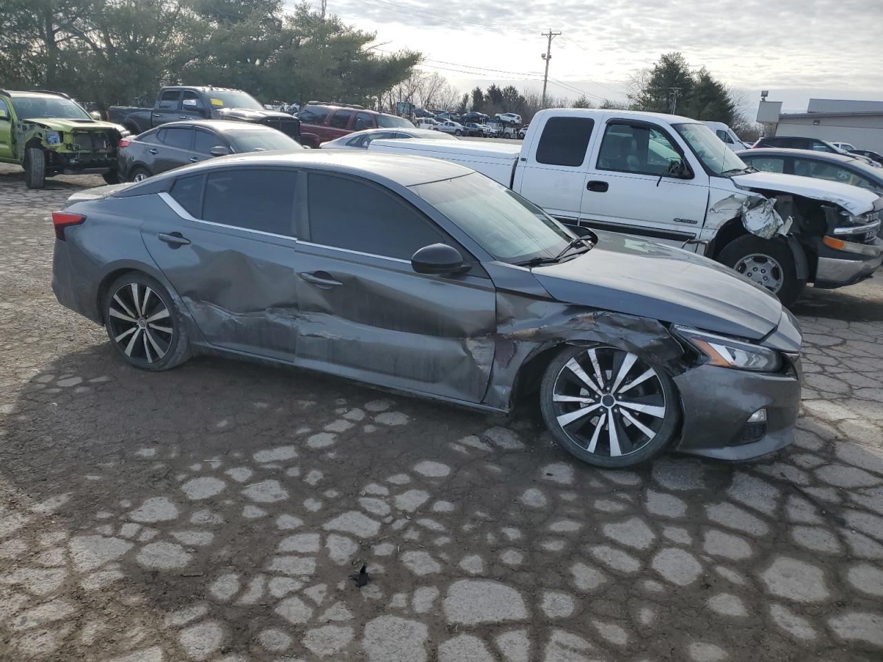 2020 Nissan Altima VIN 1N4BL4CV1LC129243 Copart auction photo, side / front end damage thumbnail 4