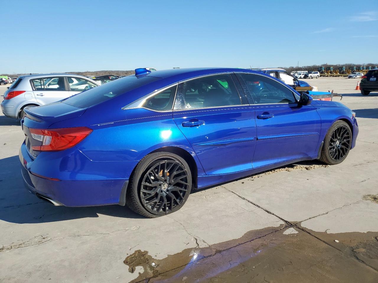 2020 Honda Accord VIN 1HGCV2F37LA025781 Copart auction photo, front end / minor dent/scratches damage thumbnail 3