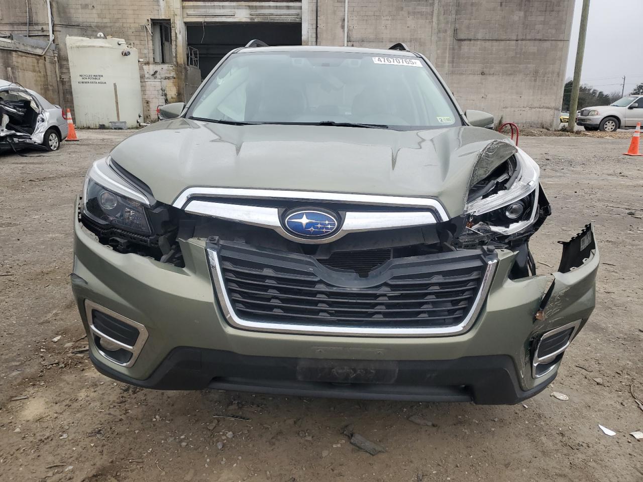 2021 Subaru Forester VIN JF2SKAUCXMH495040 Copart auction photo, front end / minor dent/scratches damage thumbnail 5