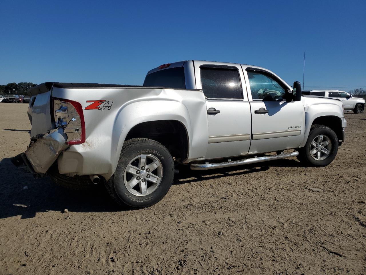 2013 GMC Sierra VIN 3GTP2VE75DG304065 Copart auction photo, all over damage thumbnail 3