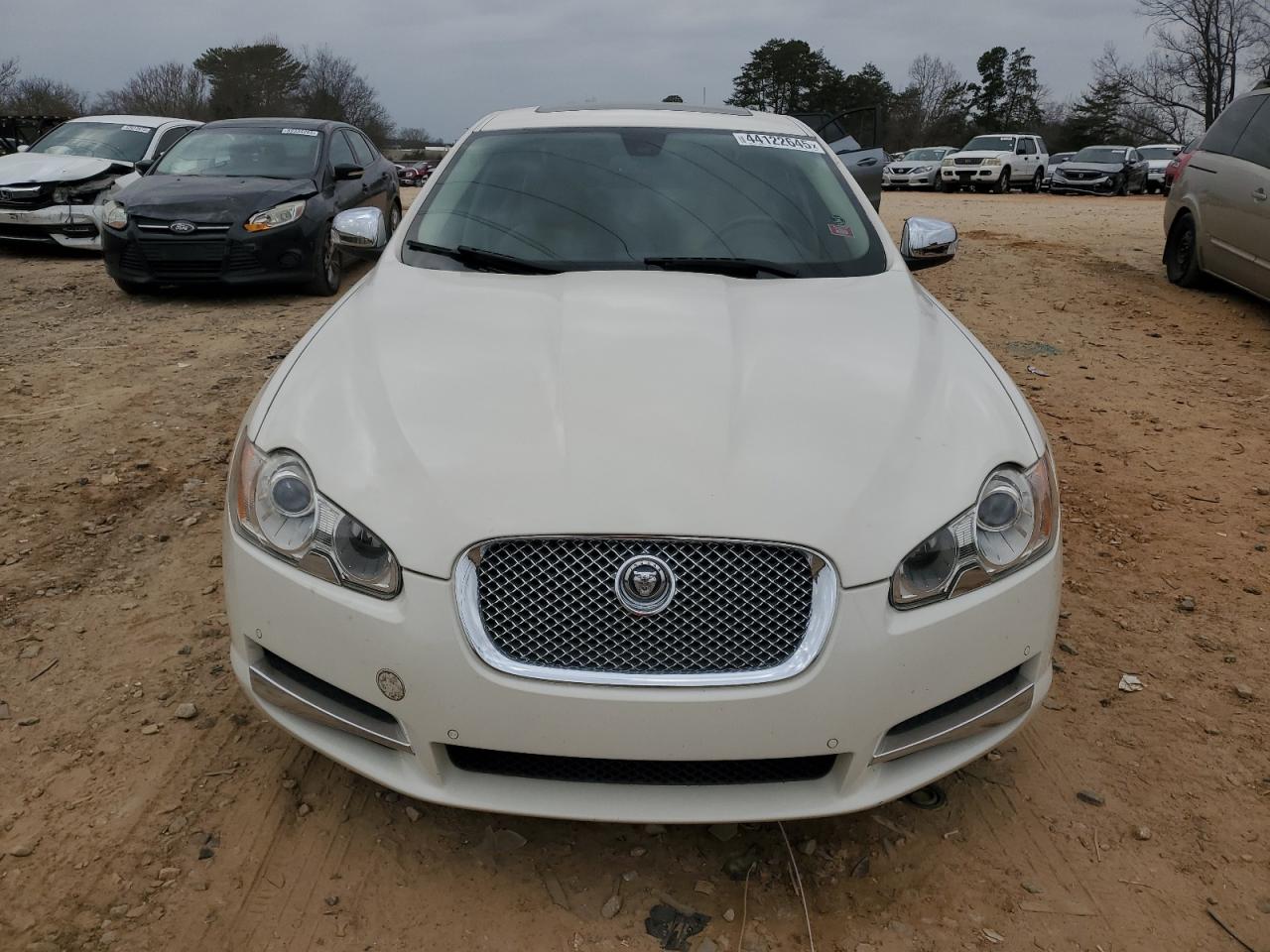 2009 Jaguar XF VIN SAJWA06BX9HR09184 Copart auction photo, mechanical damage thumbnail 5