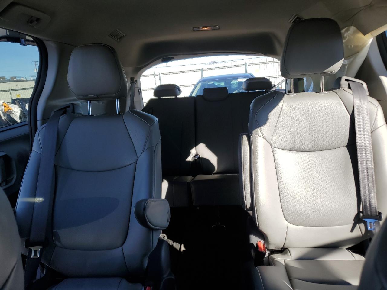 2021 Toyota Sienna VIN 5TDYRKECXMS022873 Copart auction photo, rear end damage thumbnail 10