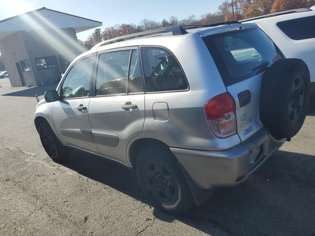 2002 Toyota RAV 4 VIN JTEHH20V426043688 Copart auction photo, normal wear / minor dent/scratches damage thumbnail 2