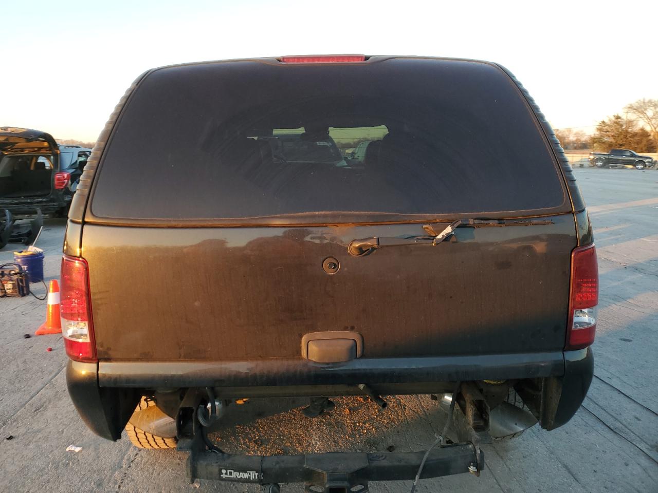 2004 Chevrolet Tahoe VIN 1GNEC13V94J276744 Copart auction photo, rear end damage thumbnail 6