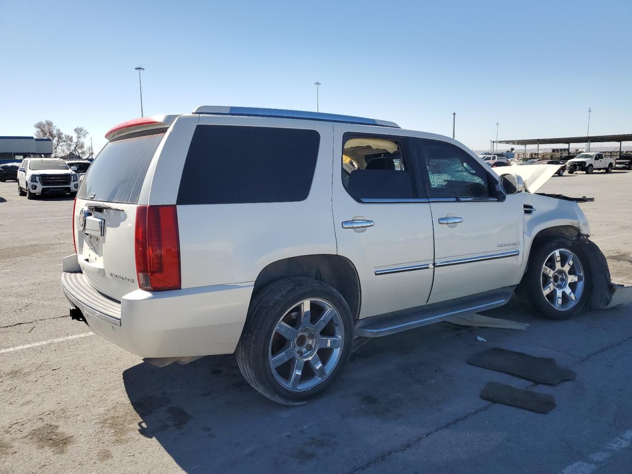 2008 Cadillac Escalade VIN 1GYEC63818R117038 Copart auction photo, front end / side damage thumbnail 3