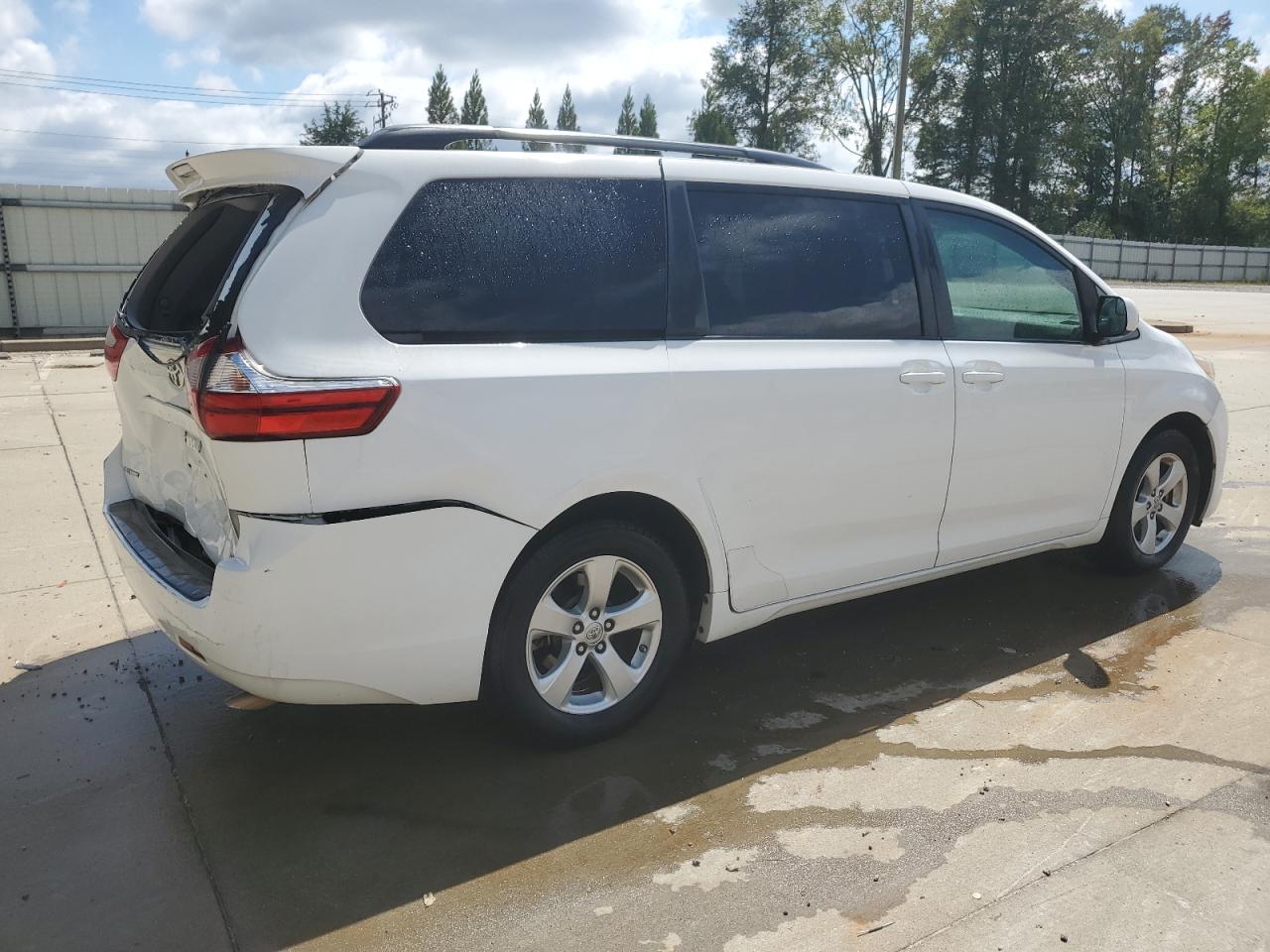 2015 Toyota Sienna VIN 5TDKK3DC0FS657704 Copart auction photo, rear end damage thumbnail 3