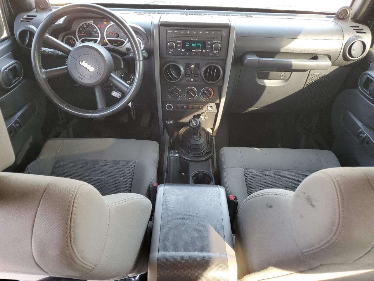 2008 Jeep Wrangler VIN 1J4GA69118L590353 Copart auction photo, front end damage thumbnail 8