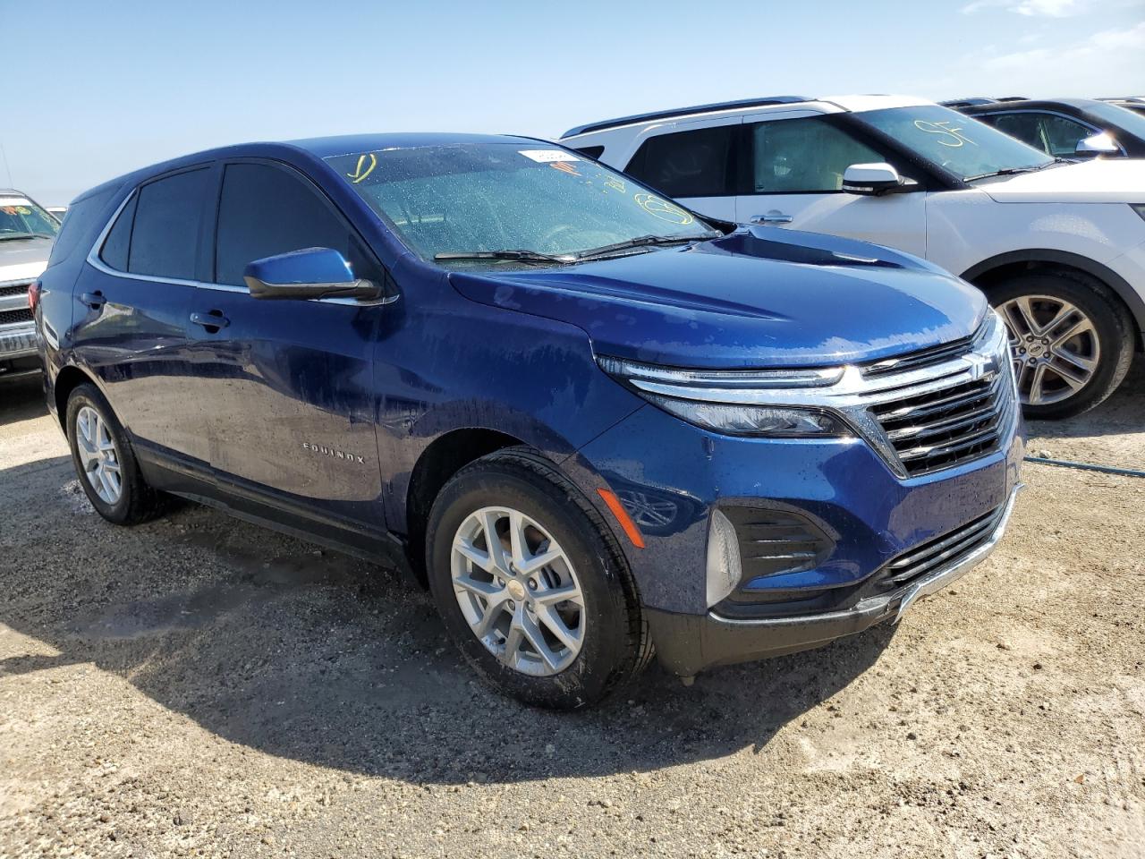2022 Chevrolet Equinox VIN 3GNAXKEV8NL307627 Copart auction photo, water/flood damage thumbnail 4