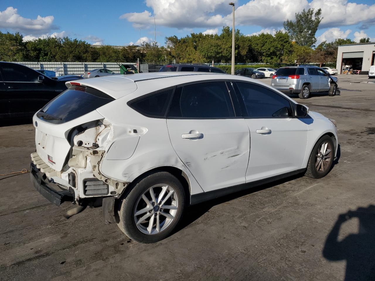2017 Ford Focus VIN 1FADP3K23HL337811 Copart auction photo, rear end / side damage thumbnail 3