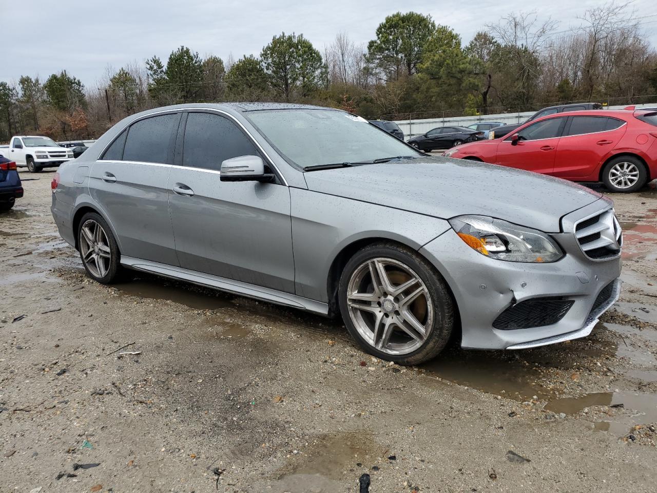 2014 Mercedes-Benz E-klasse VIN WDDHF8JB8EA972825 Copart auction photo, minor dent/scratches damage thumbnail 4