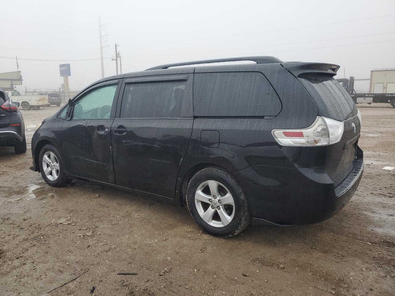 2013 Toyota Sienna VIN 5TDKK3DC1DS305048 Copart auction photo, side damage thumbnail 2
