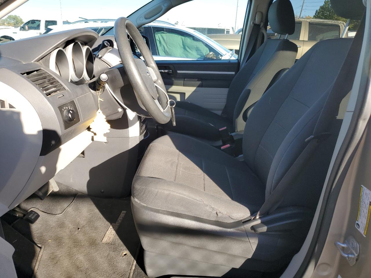 2009 Dodge Caravan VIN 2D8HN44E99R687002 Copart auction photo, rear end damage thumbnail 7