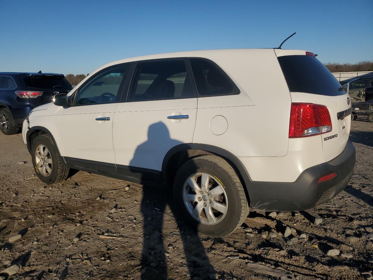 2013 KIA Sorento VIN 5XYKT3A18DG419013 Copart auction photo, front end / minor dent/scratches damage thumbnail 2