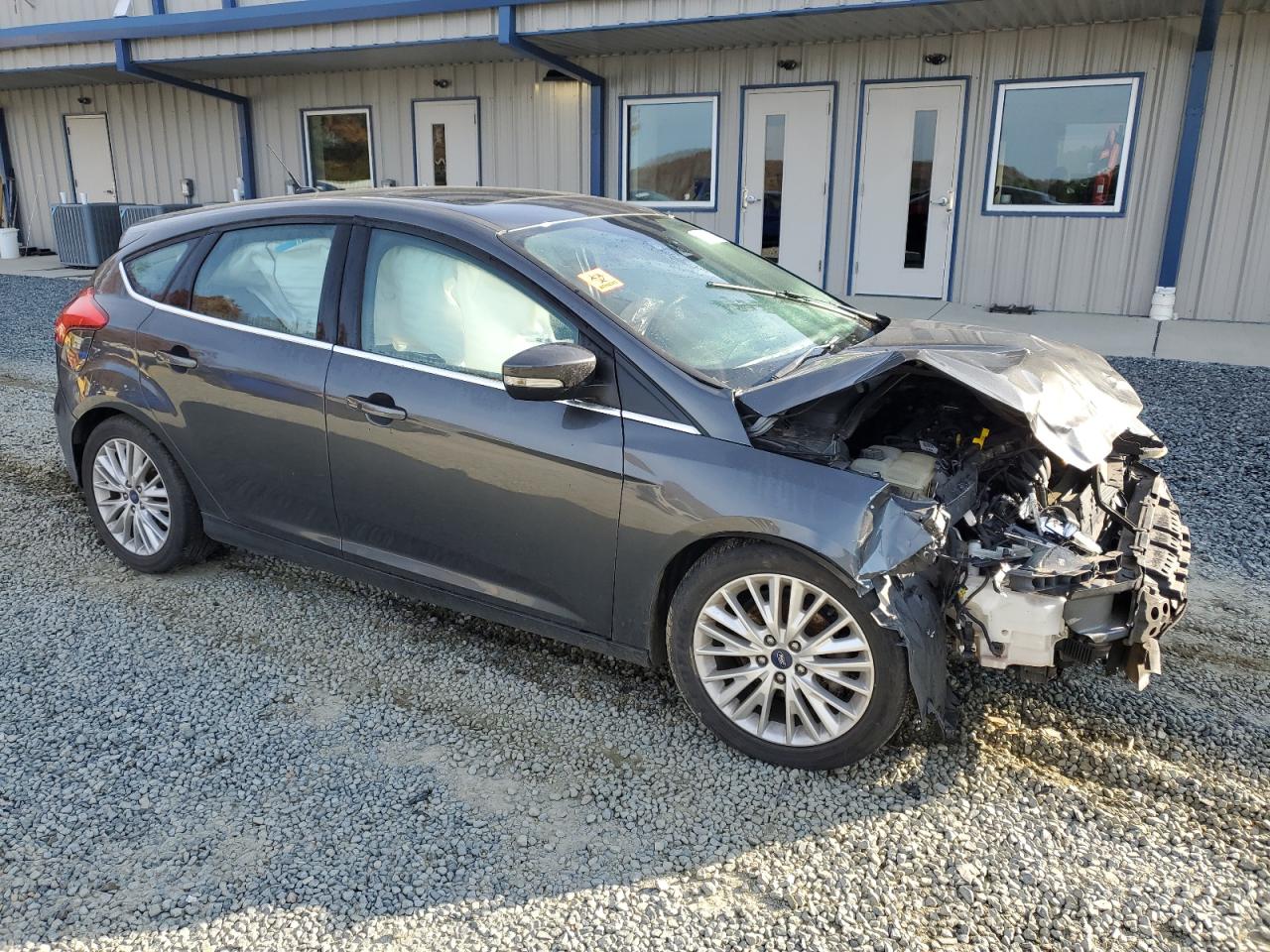 2016 Ford Focus VIN 1FADP3N26GL355343 Copart auction photo, front end damage thumbnail 4
