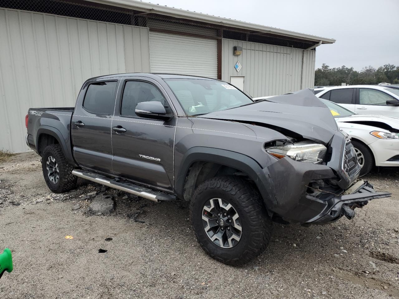 2018 Toyota Tacoma VIN 5TFCZ5AN9JX164852 Copart auction photo, front end damage thumbnail 4