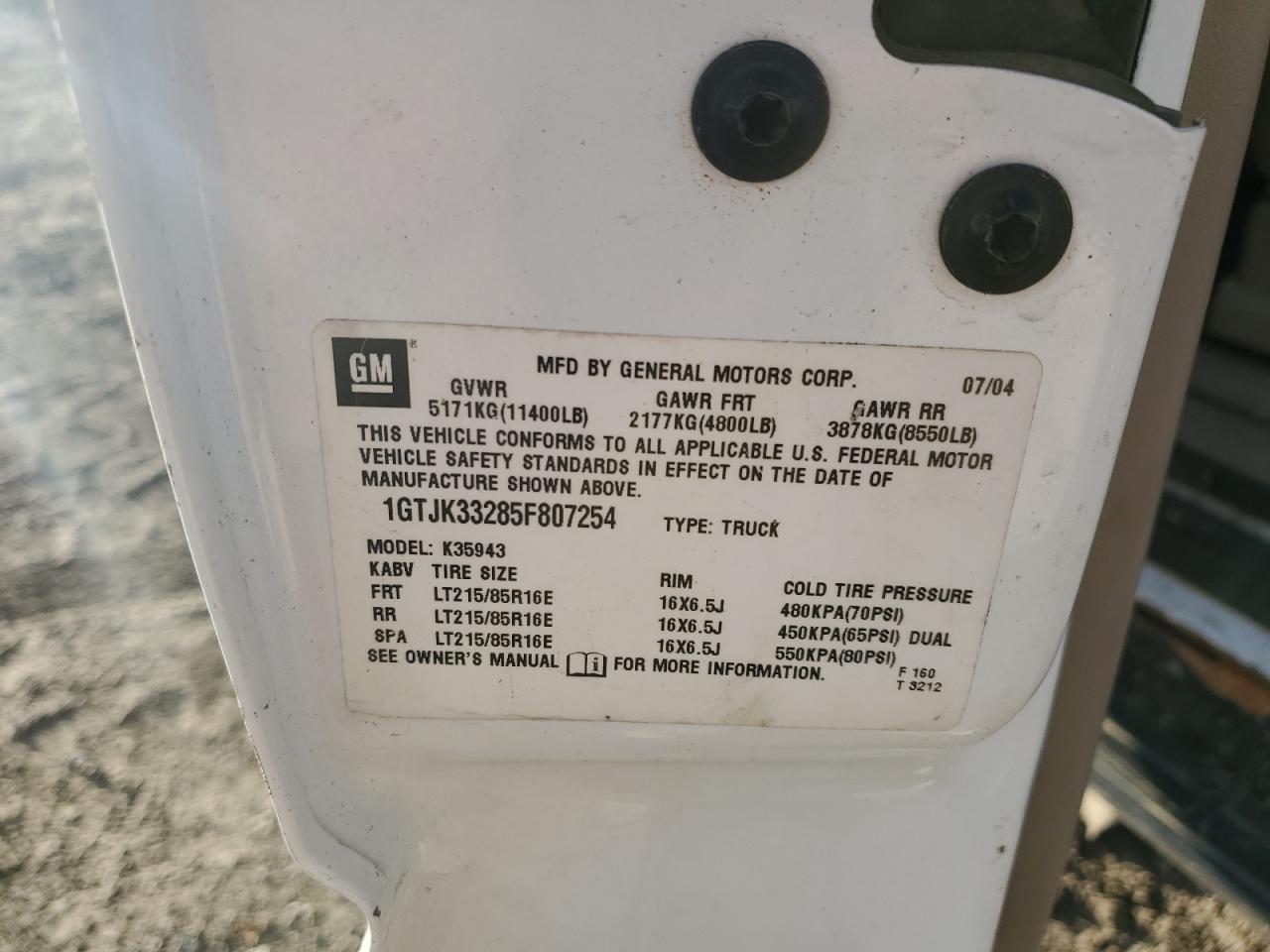 2005 GMC Sierra VIN 1GTJK33285F807254 Copart auction photo, front end damage thumbnail 13
