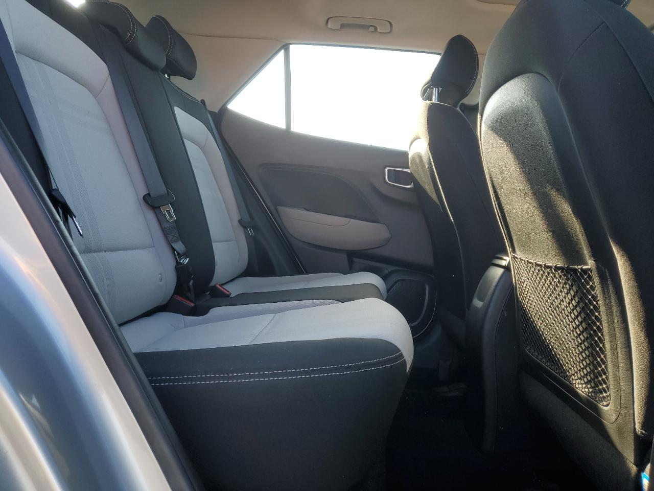 2022 Hyundai Venue VIN KMHRC8A3XNU200093 Copart auction photo, rear end / minor dent/scratches damage thumbnail 11