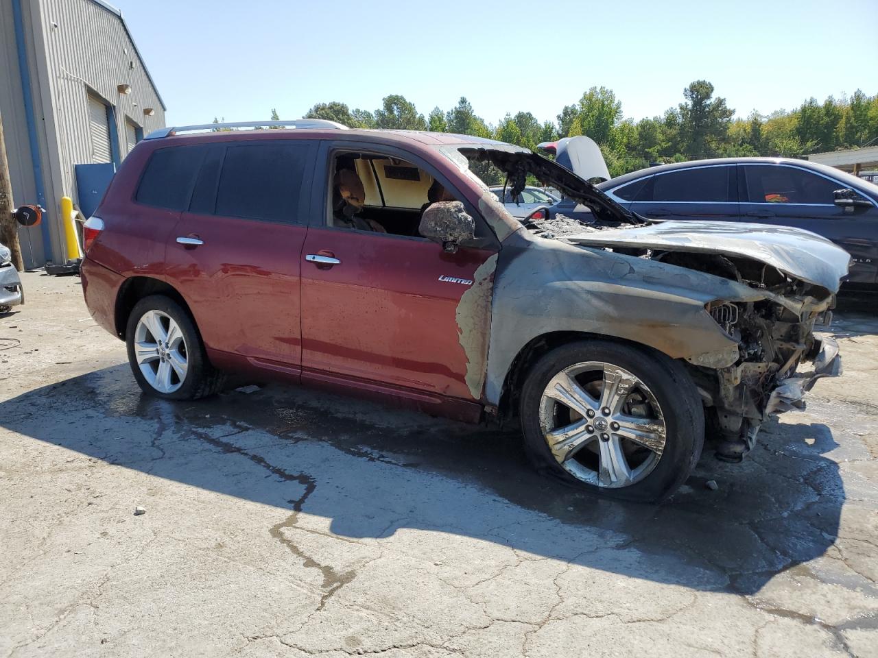 2010 Toyota Highlander VIN 5TDYK3EH0AS009583 Copart auction photo, burn damage thumbnail 4