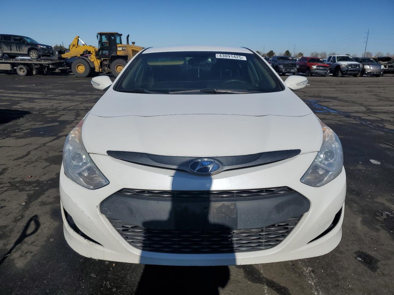 2015 Hyundai Sonata VIN KMHEC4A46FA133740 Copart auction photo, all over damage thumbnail 5