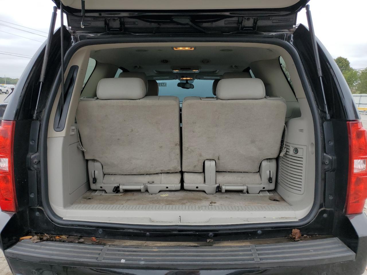 2011 Chevrolet Tahoe VIN 1GNSKBE06BR275739 Copart auction photo, rear end damage thumbnail 13