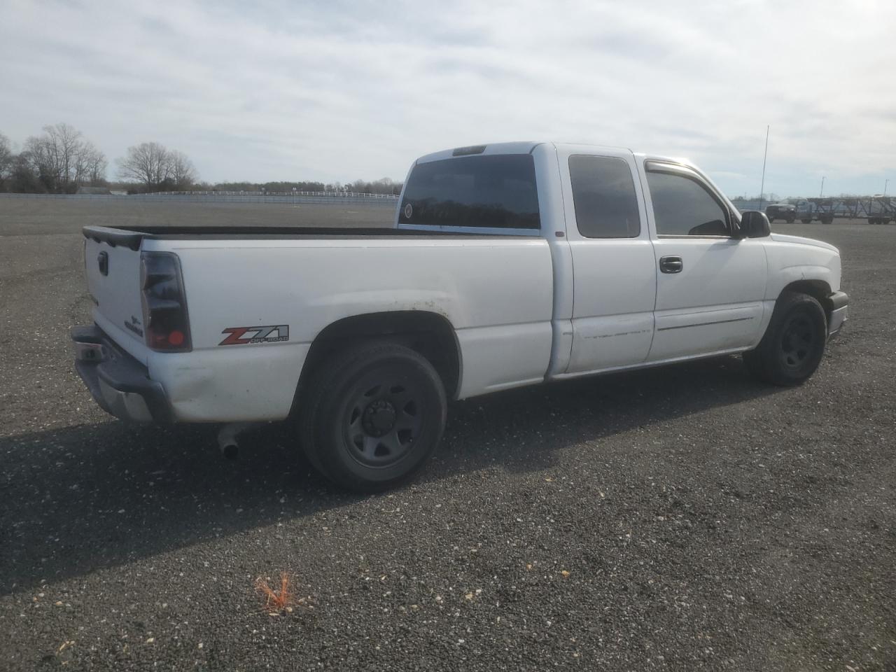 2004 Chevrolet Silverado VIN 2GCEC19V441229714 Copart auction photo, side damage thumbnail 3