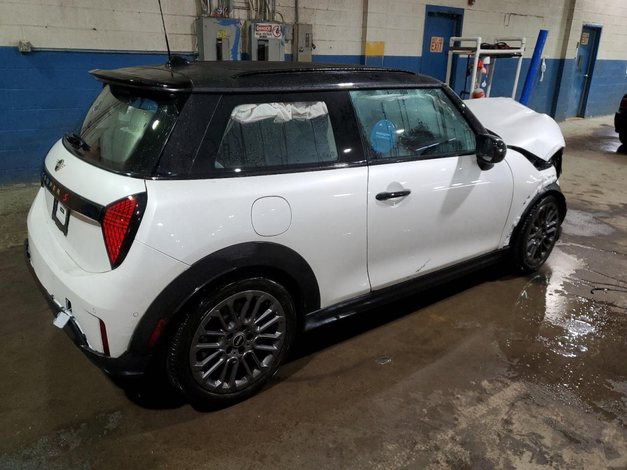 2025 MINI Cooper VIN WMW23GD06S2W21282 Copart auction photo, front end damage thumbnail 3