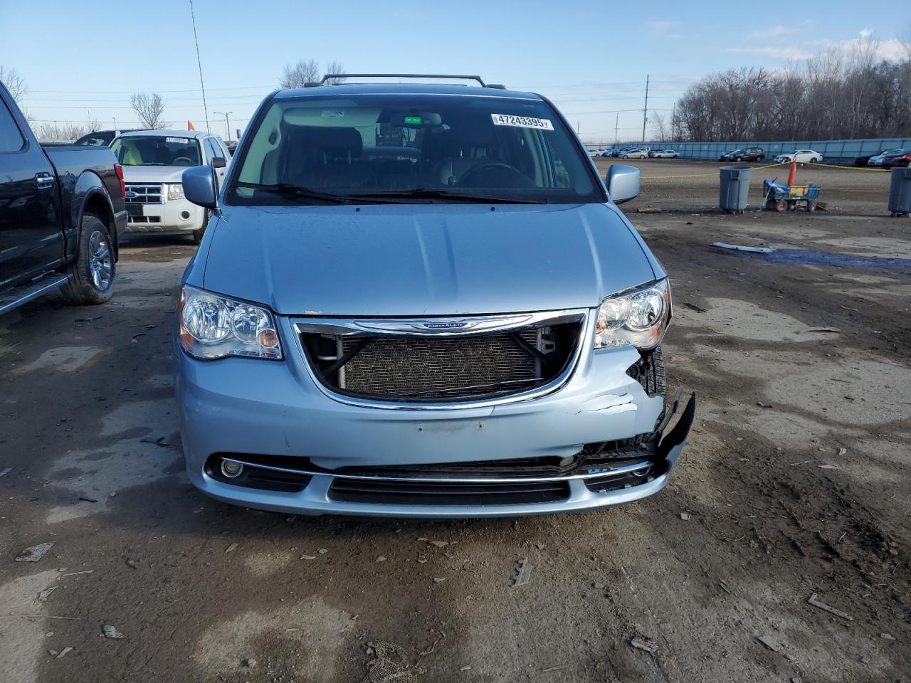 2016 Chrysler Town & Country VIN 2C4RC1BG1GR280882 Copart auction photo, front end damage thumbnail 5