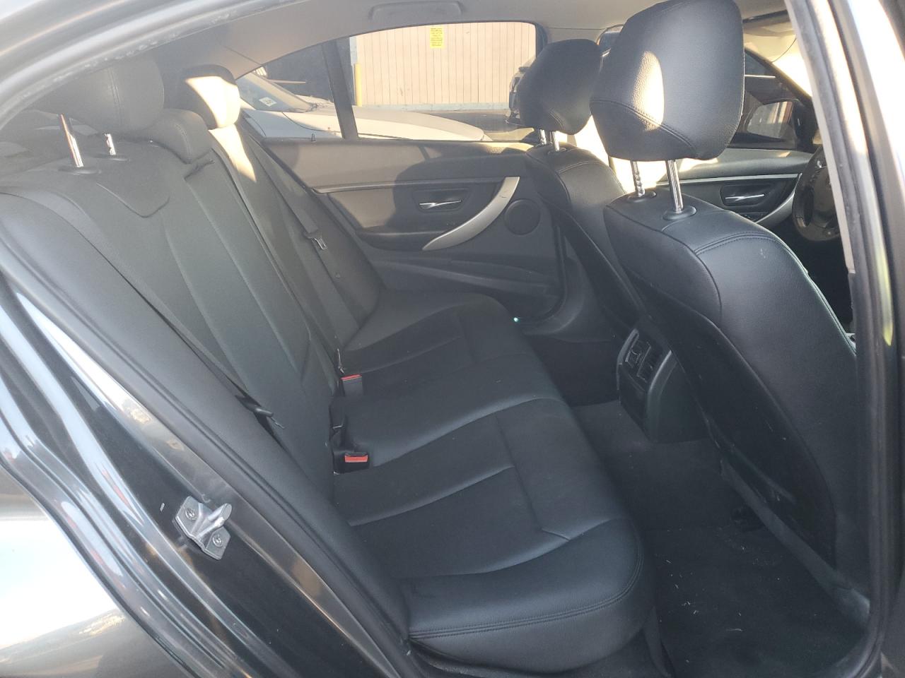 2019 BMW 3er VIN WBA3B1G56FNT01735 Copart auction photo, front end damage thumbnail 10