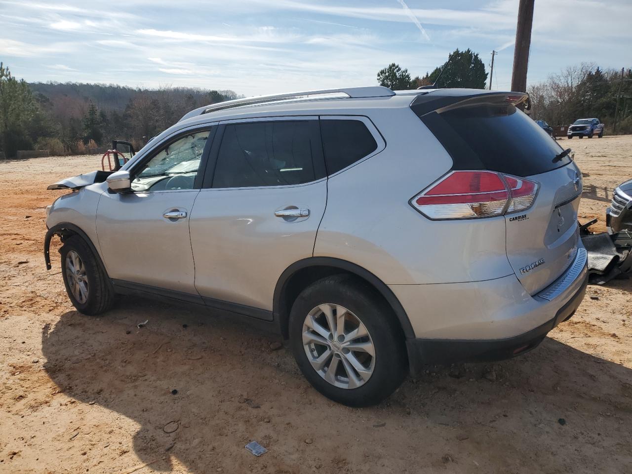 2015 Nissan Rogue VIN KNMAT2MV6FP569111 Copart auction photo, front end damage thumbnail 2