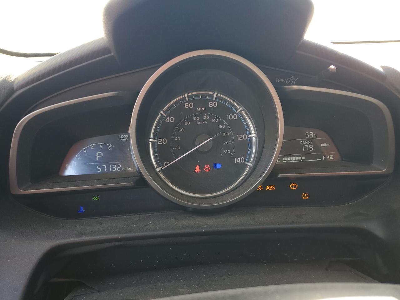 2019 Toyota Yaris VIN 3MYDLBYV9KY506814 Copart auction photo, front end / minor dent/scratches damage thumbnail 9