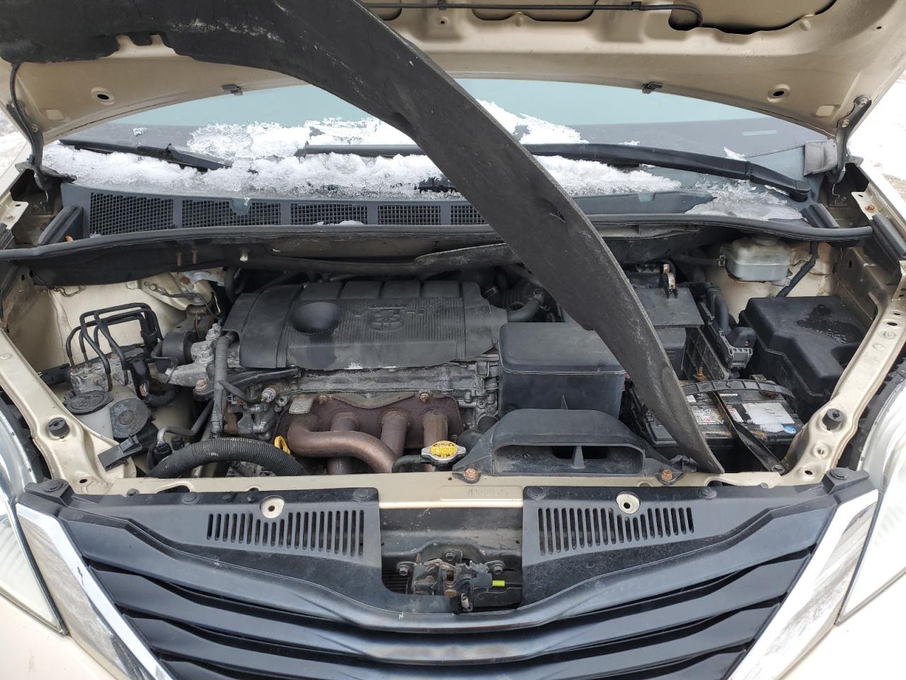 2011 Toyota Sienna VIN 5TDKA3DC6BS003660 Copart auction photo, side / rear end damage thumbnail 12
