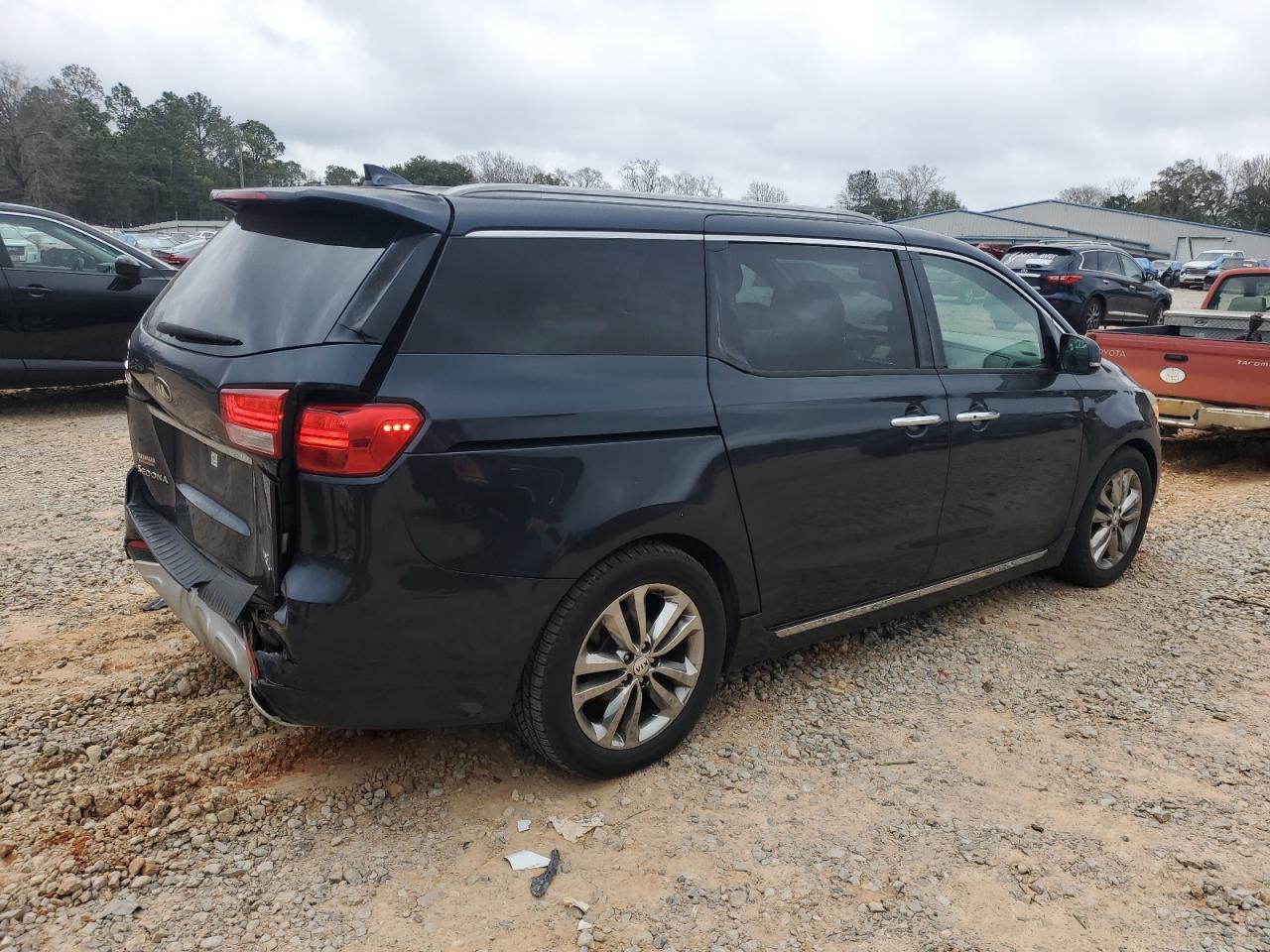 2016 KIA Sedona VIN KNDME5C12G6118059 Copart auction photo, rear end damage thumbnail 3