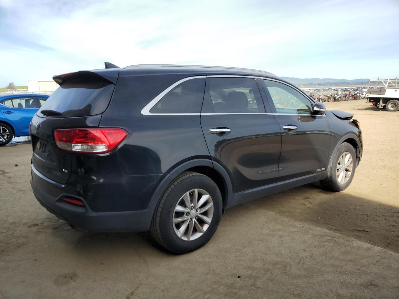 2016 KIA Sorento VIN 5XYPGDA59GG061282 Copart auction photo, front end damage thumbnail 3