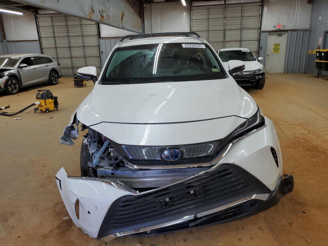 2021 Toyota Venza VIN JTEAAAAH0MJ047570 Copart auction photo, front end / side damage thumbnail 5