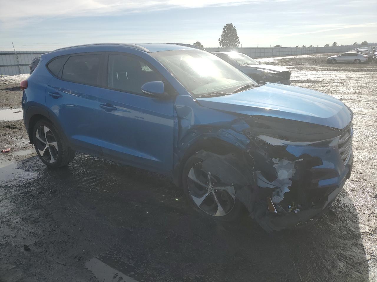 2018 Hyundai Tucson VIN KM8J3CAL4JU781052 Copart auction photo, front end / side damage thumbnail 4