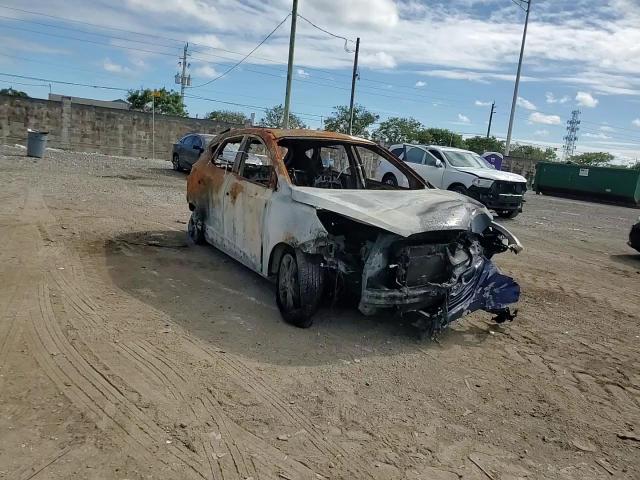 2013 Hyundai Tucson VIN KM8JU3AC6DU650061 Copart auction photo, burn damage thumbnail 11