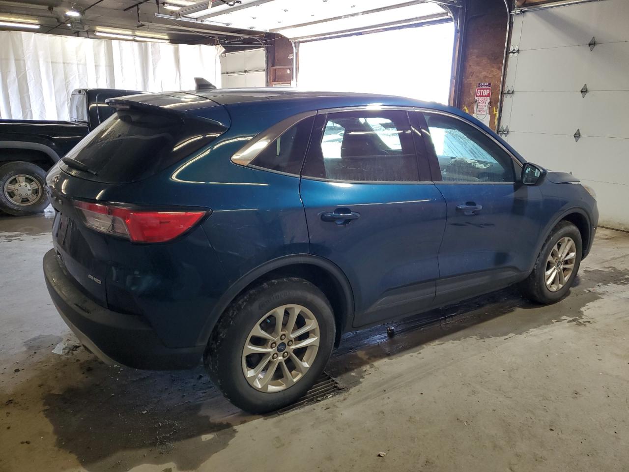 2020 Ford Escape VIN 1FMCU9G66LUC61545 Copart auction photo, front end / side damage thumbnail 3