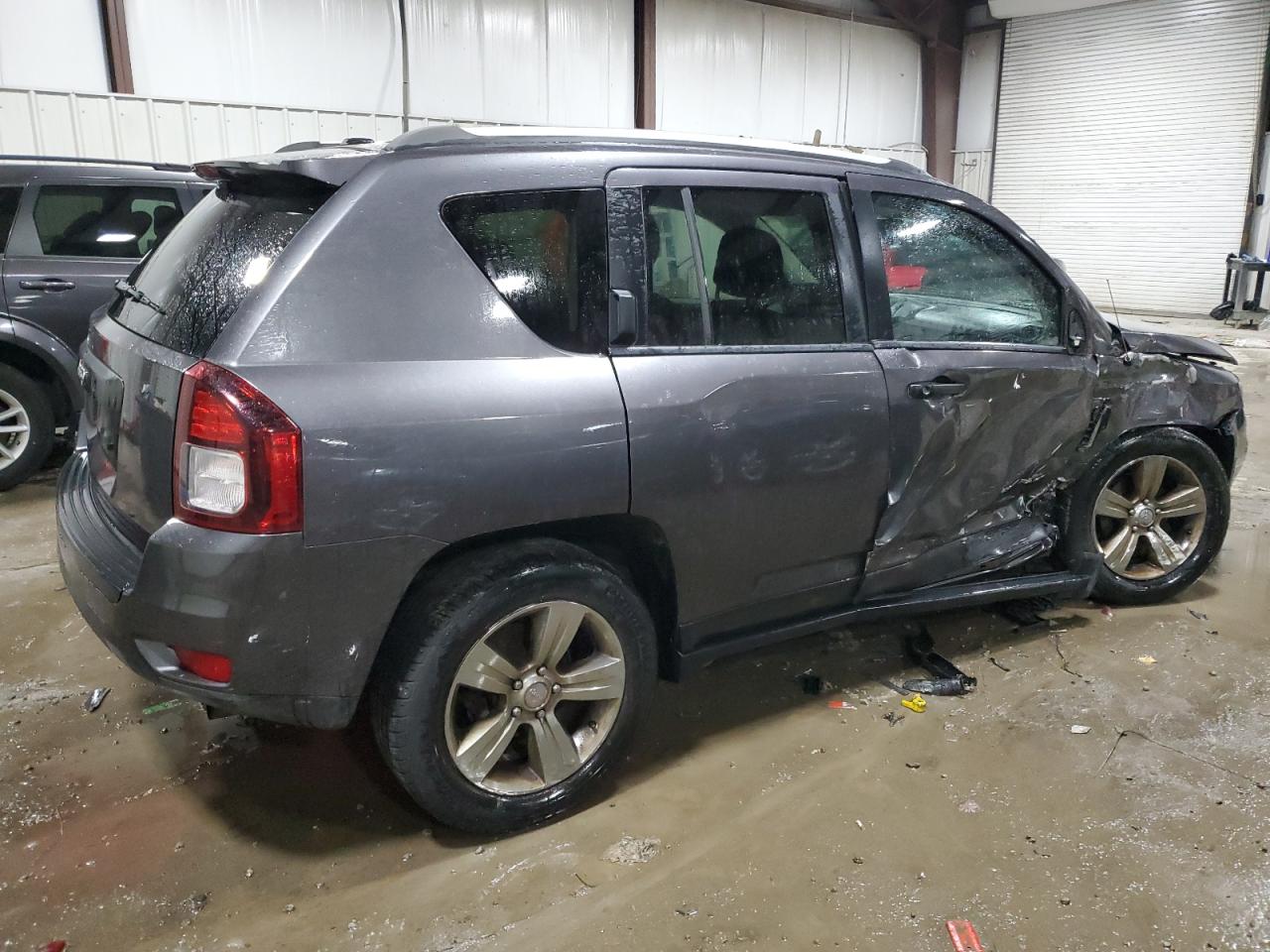 2016 Jeep Compass VIN 1C4NJDBB2GD535682 Copart auction photo, side / front end damage thumbnail 3