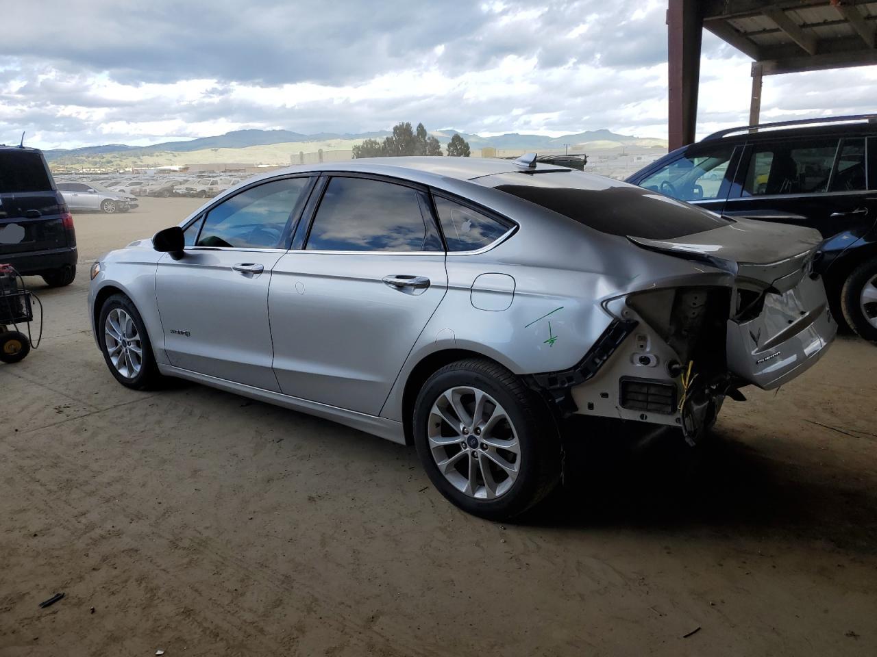 2019 Ford Fusion VIN 3FA6P0LU1KR105742 Copart auction photo, rear end damage thumbnail 2