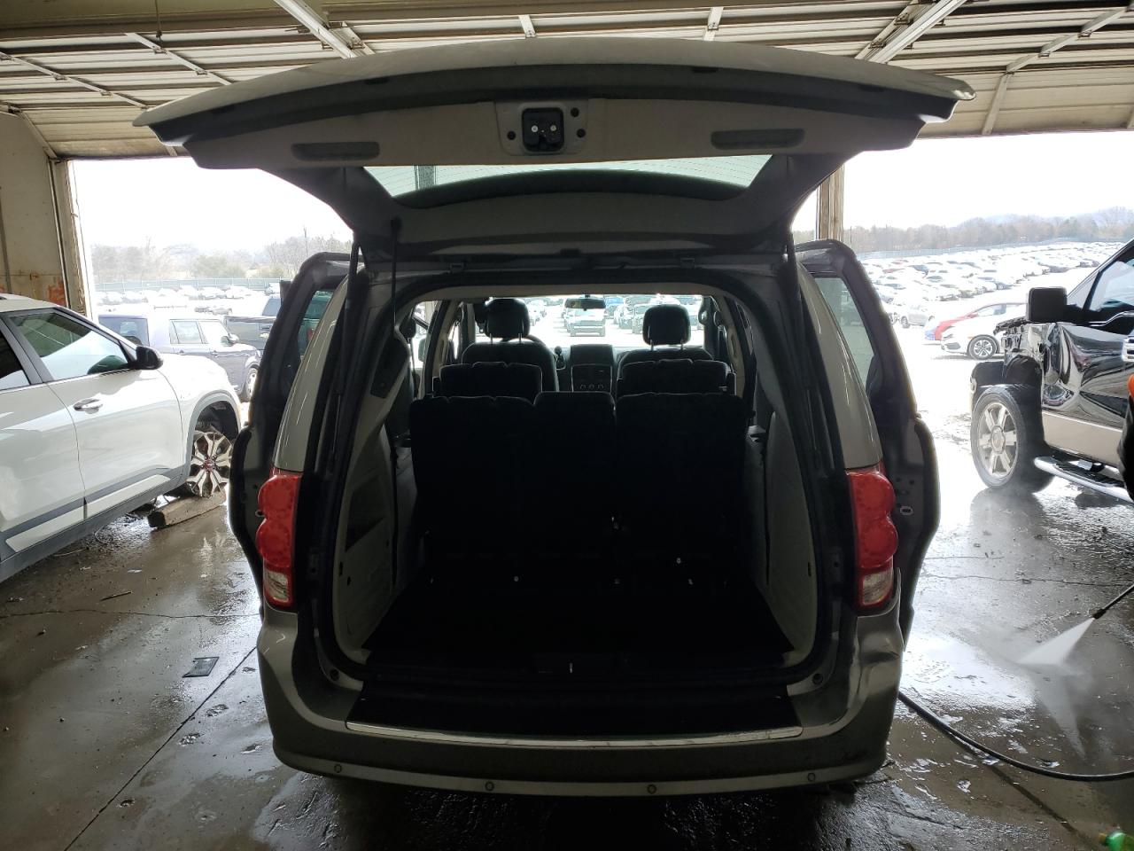 2013 Dodge Caravan VIN 2C4RDGCGXDR820871 Copart auction photo, front end / side damage thumbnail 6