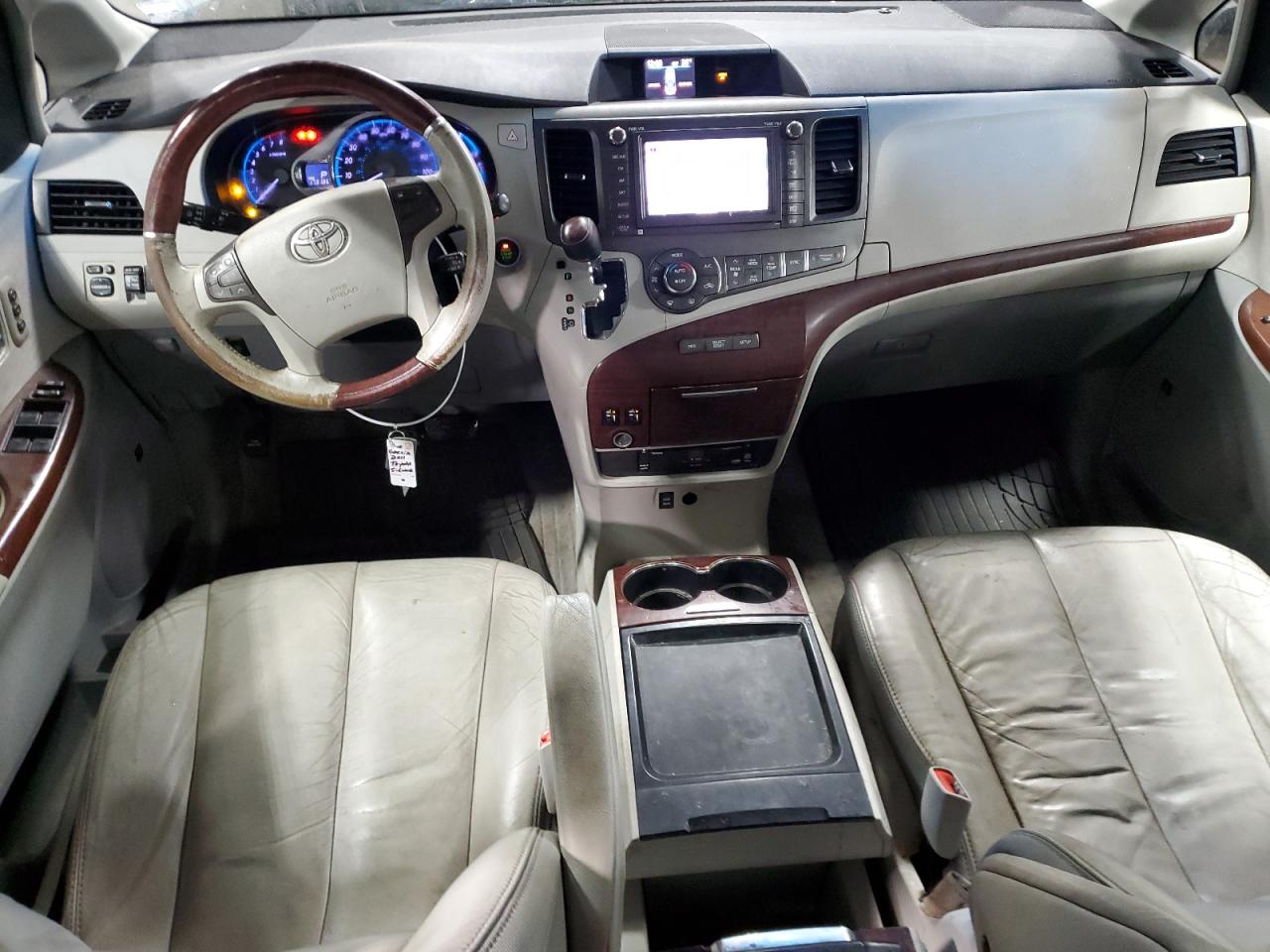2011 Toyota Sienna VIN 5TDDK3DC1BS013860 Copart auction photo, rear end / front end damage thumbnail 8