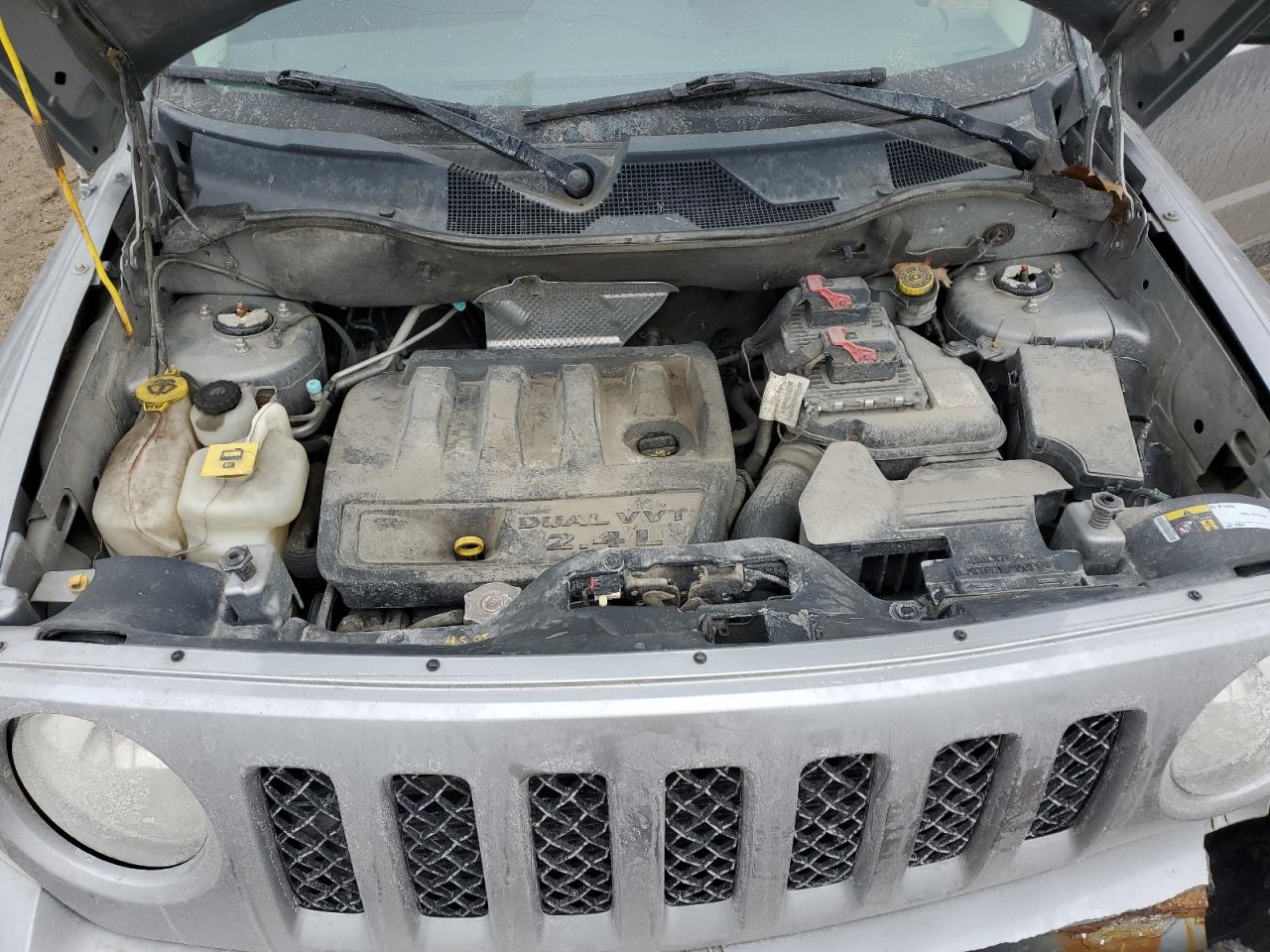 2014 Jeep Liberty (Patriot) VIN 1C4NJPFB4ED889261 Copart auction photo, front end / minor dent/scratches damage thumbnail 12