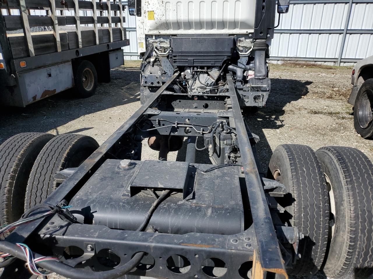 2017 Isuzu NPR VIN 54DB4W1B9HS802879 Copart auction photo, vandalism damage thumbnail 10
