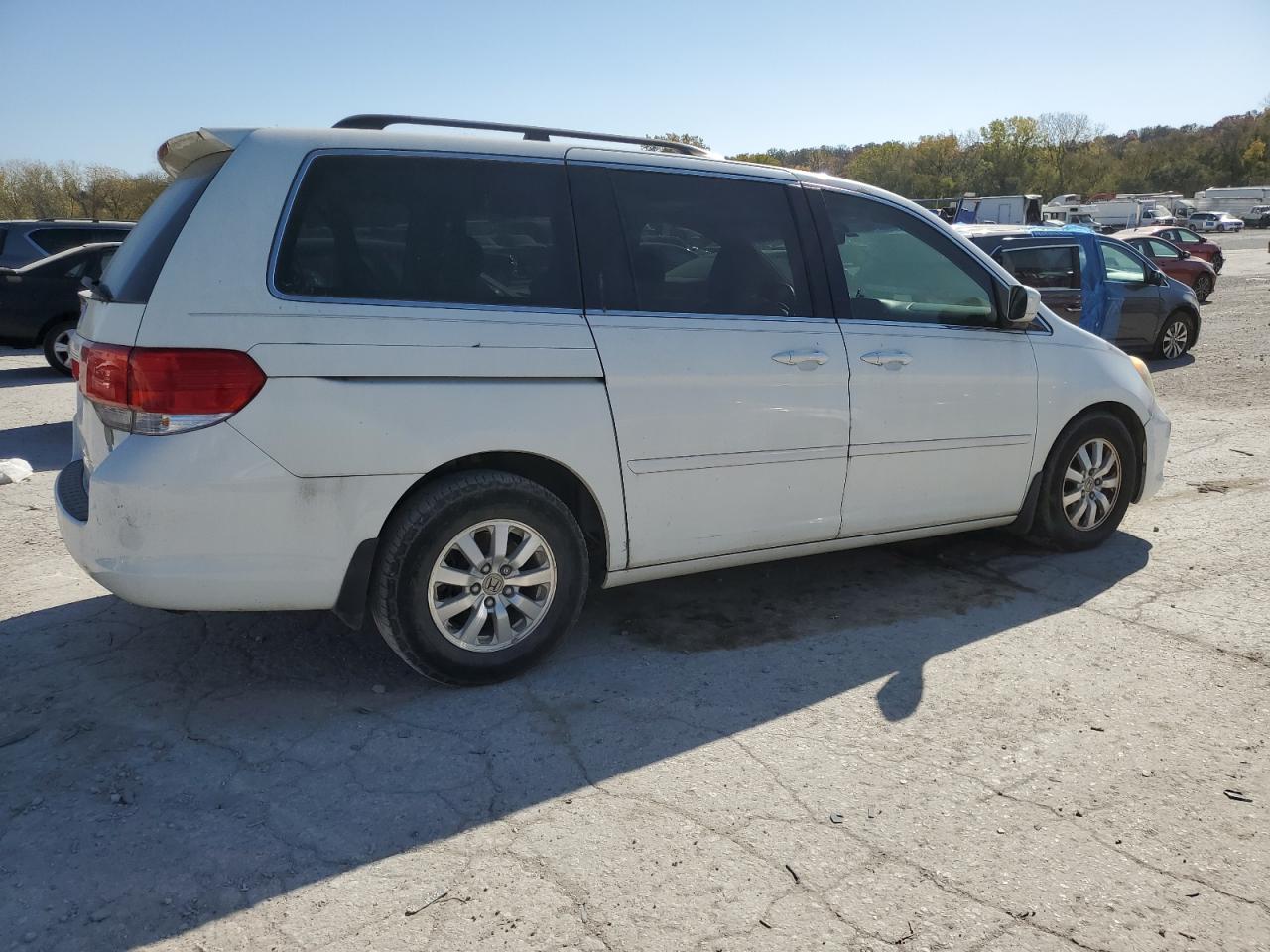 2009 Honda Odyssey VIN 5FNRL38649B000770 Copart auction photo, normal wear damage thumbnail 3