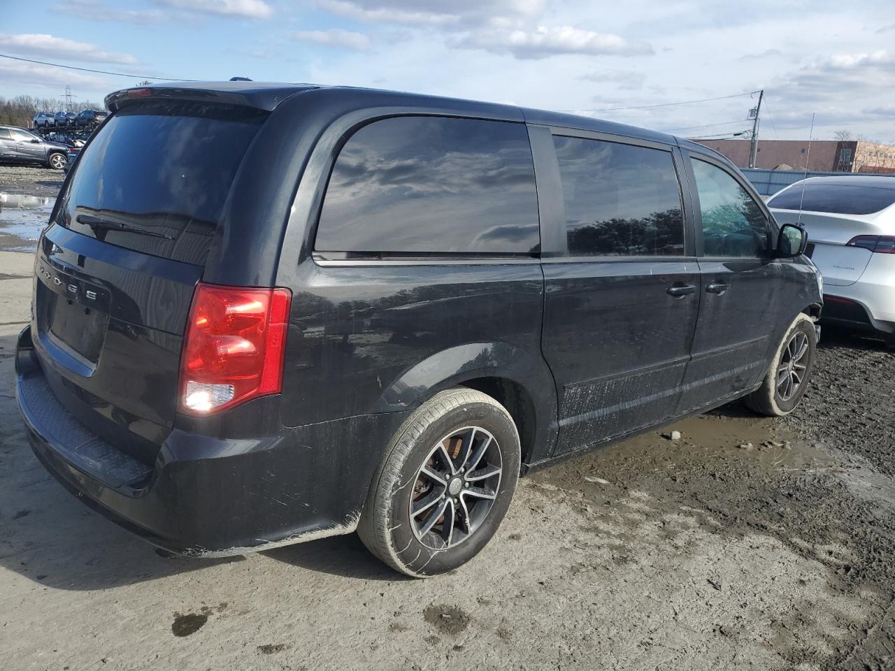 2017 Dodge Caravan VIN 2C4RDGBG6HR564168 Copart auction photo, front end / minor dent/scratches damage thumbnail 3