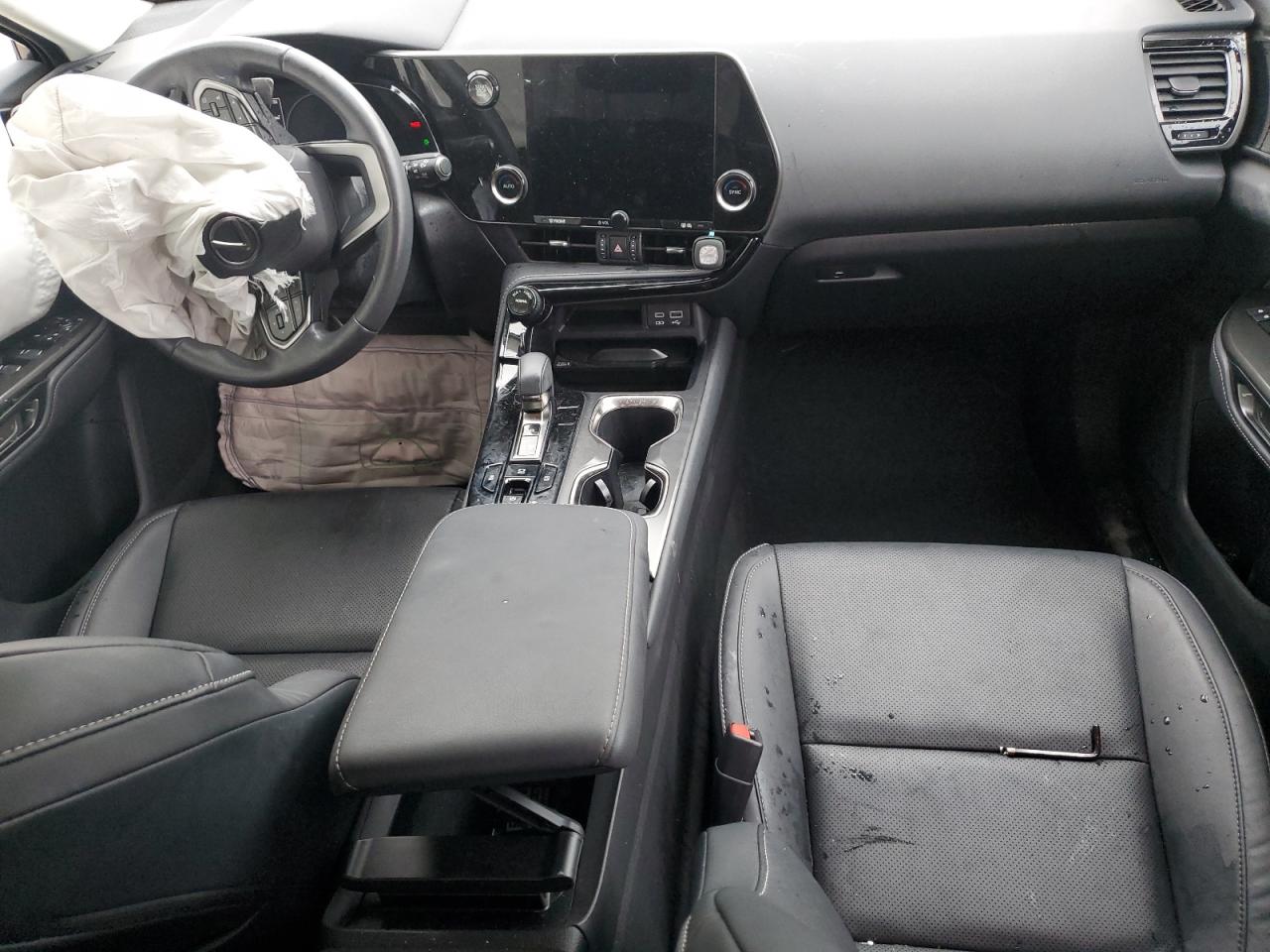 2024 Lexus NX VIN 2T2ADCAZ3RC009376 Copart auction photo, side damage thumbnail 8