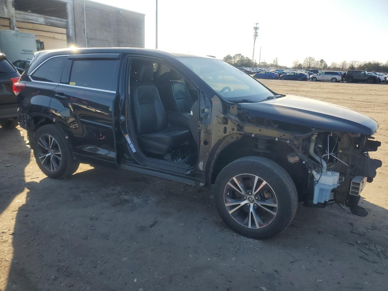 2017 Toyota Highlander VIN 5TDBZRFH6HS473331 Copart auction photo, all over damage thumbnail 4