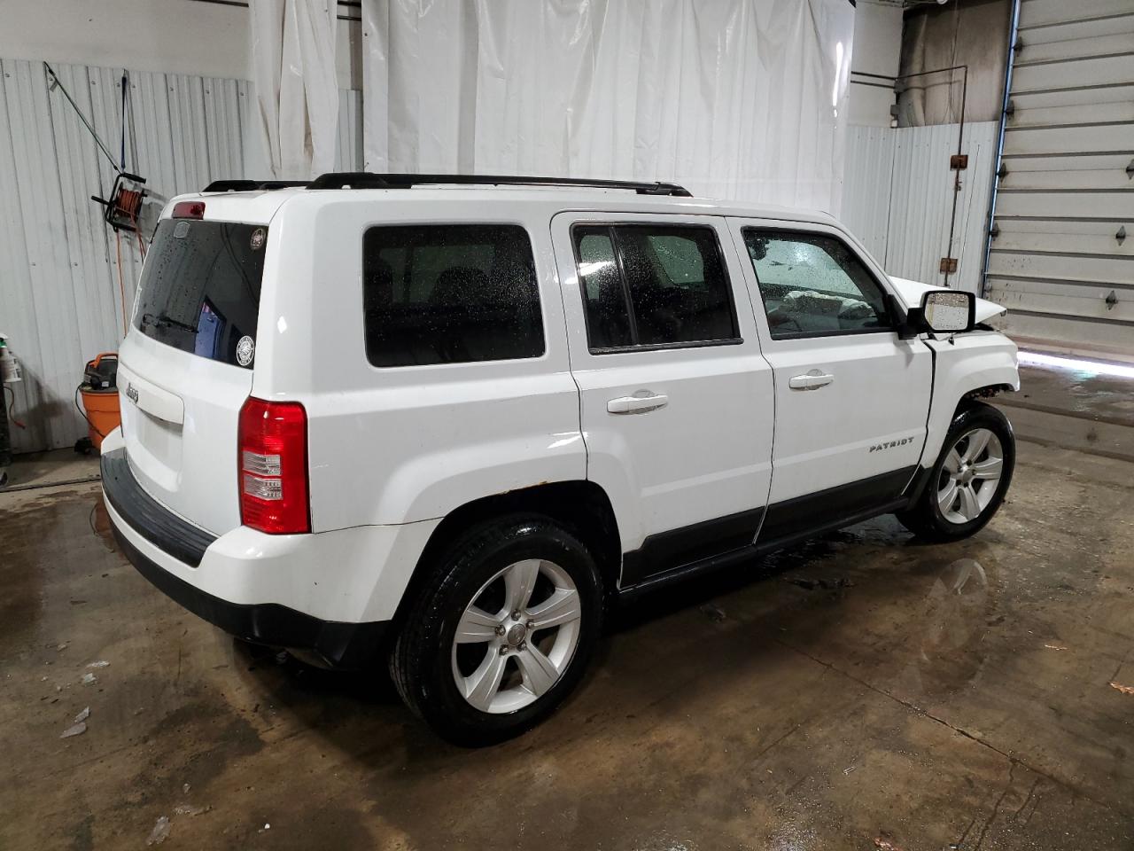 2016 Jeep Liberty (Patriot) VIN 1C4NJPBB2GD683834 Copart auction photo, front end / side damage thumbnail 3