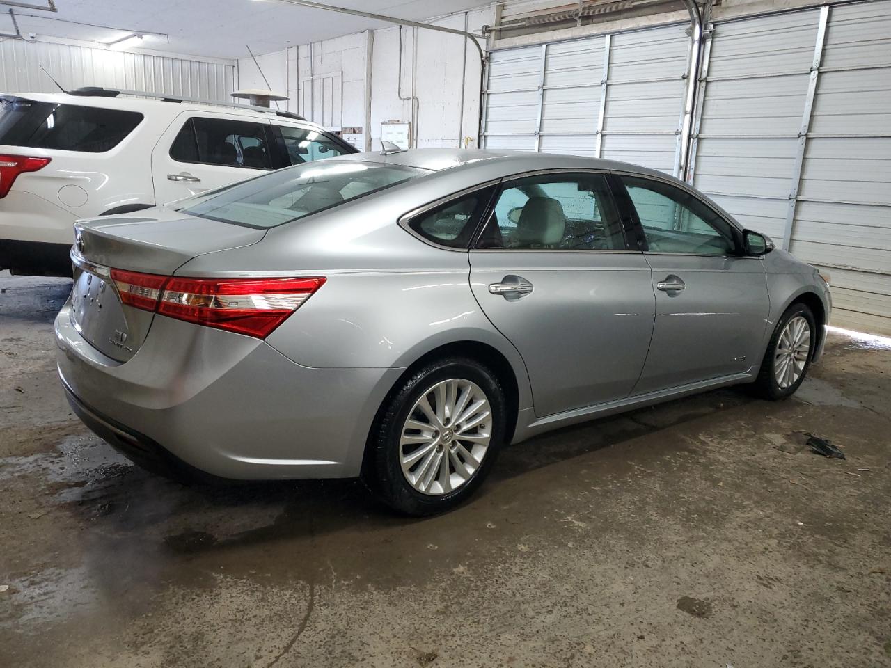 2015 Toyota Avalon VIN 4T1BD1EB9FU040779 Copart auction photo, undercarriage / minor dent/scratches damage thumbnail 3